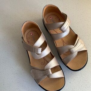 Revere new shoes. Size 39, well built